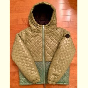 NOIZE “Tea Short Length Puffer”